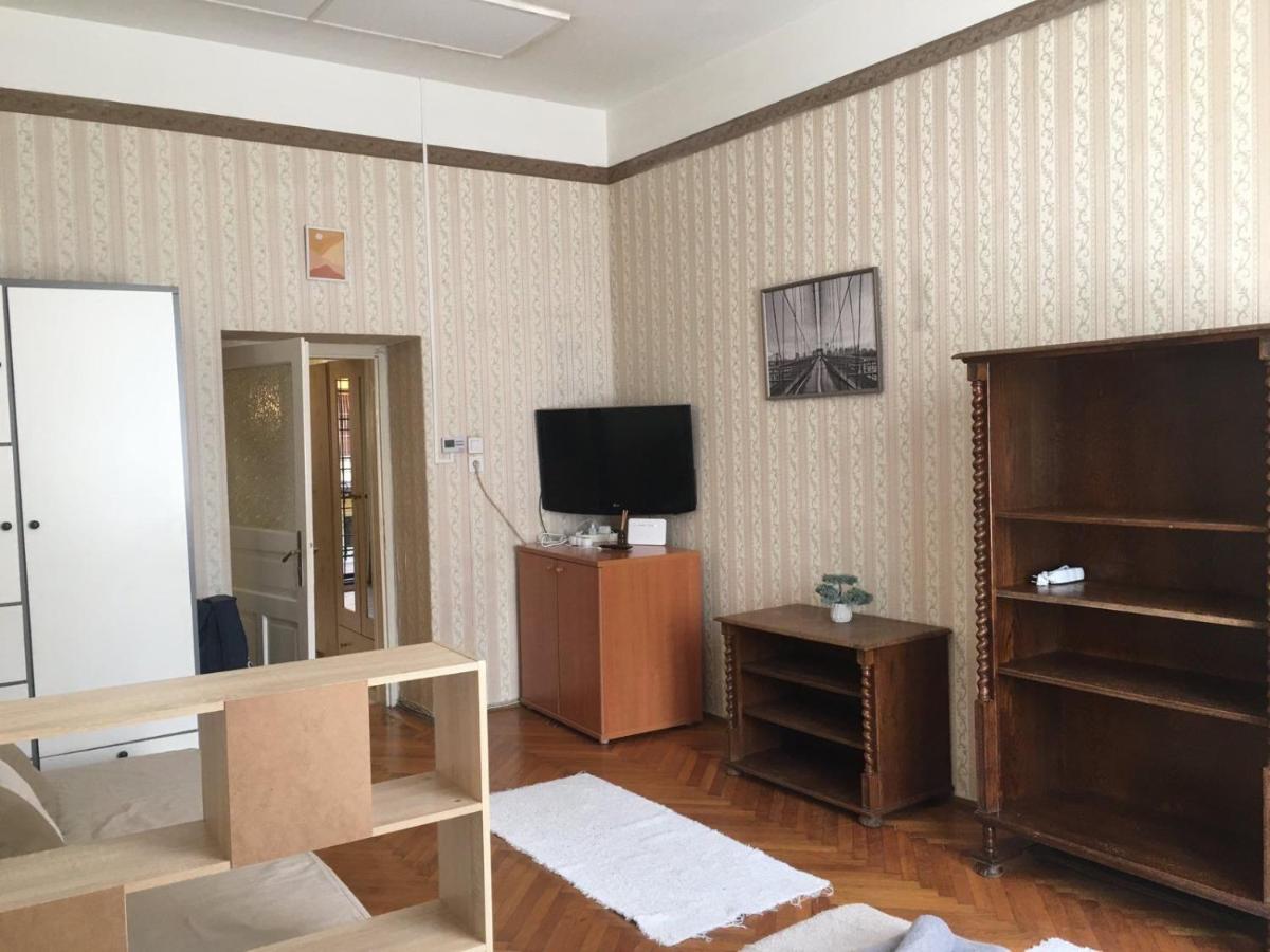 Cozy Flat At Stadionok M Station Budapest Exteriör bild